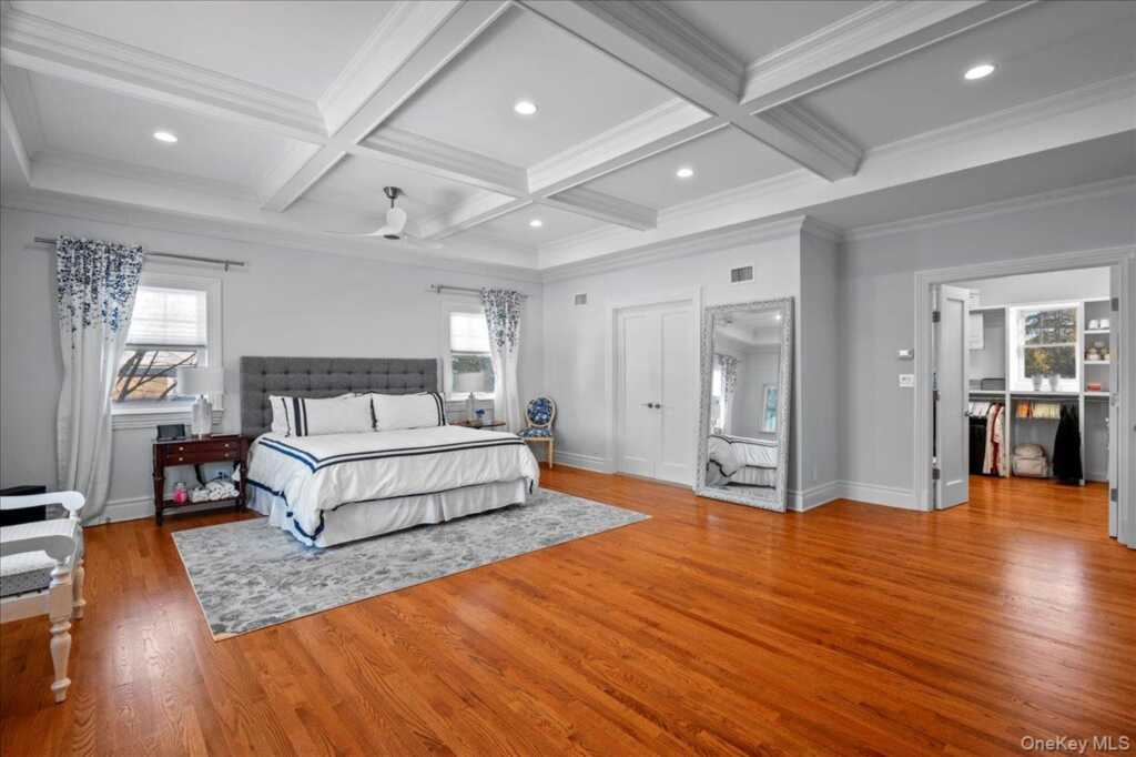 299 Stratton Road, New Rochelle, NY 10804 - Photo 20 of 50