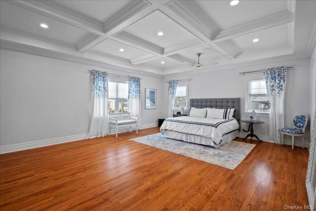 299 Stratton Road, New Rochelle, NY 10804 - Photo 21 of 50