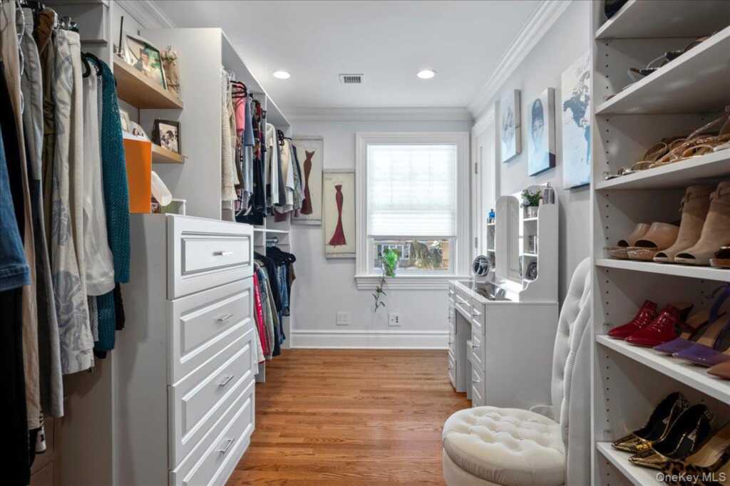 299 Stratton Road, New Rochelle, NY 10804 - Photo 27 of 50