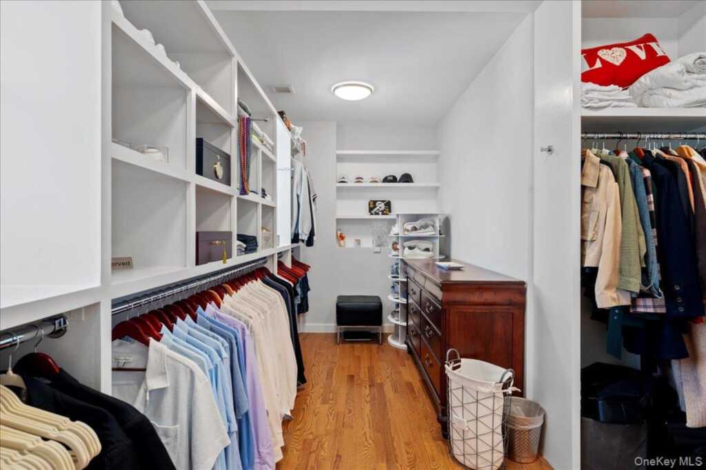 299 Stratton Road, New Rochelle, NY 10804 - Photo 31 of 50