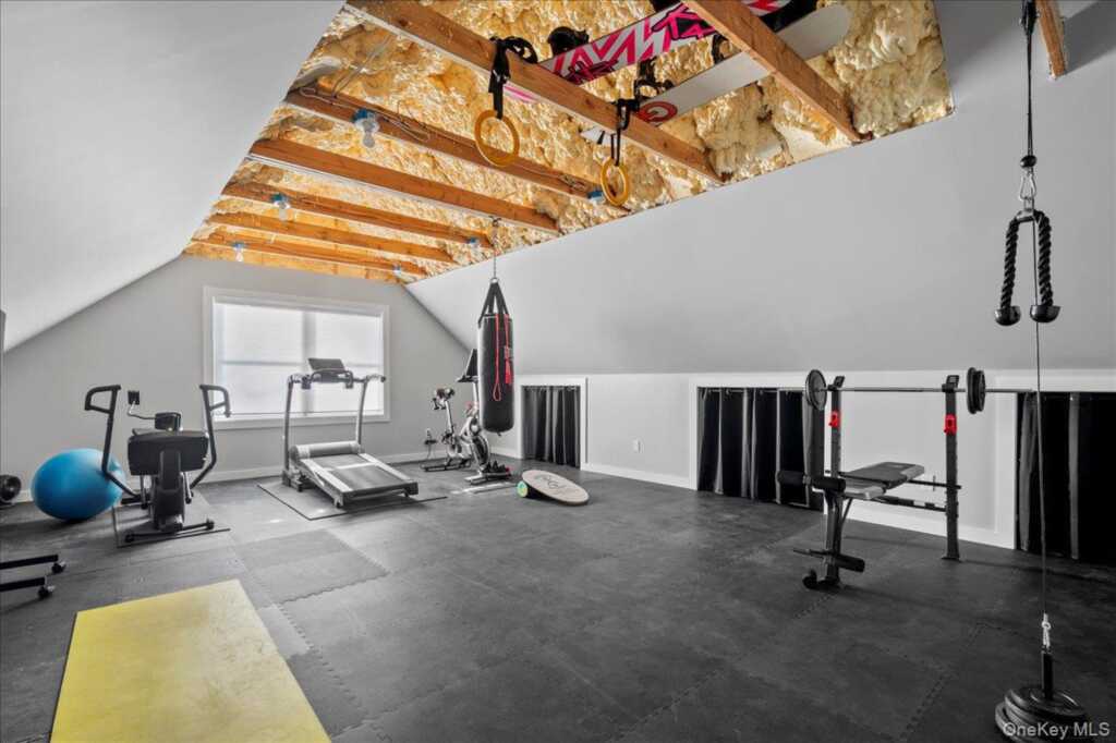 299 Stratton Road, New Rochelle, NY 10804 - Photo 41 of 50