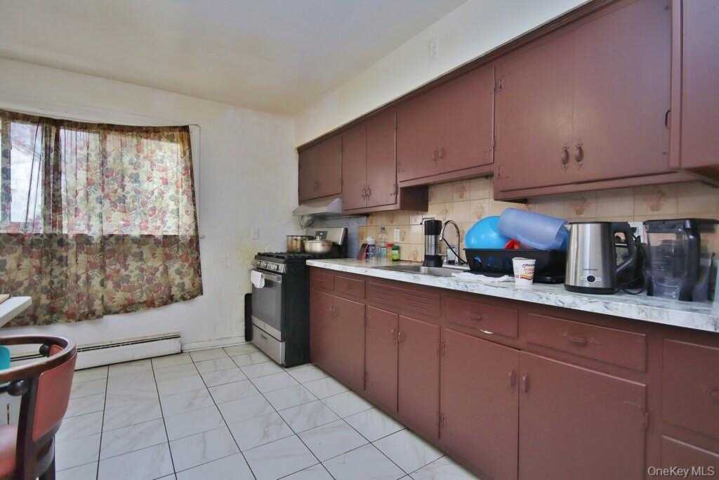 5 Highland Avenue, Suffern, NY 10901 - Photo 2 of 30