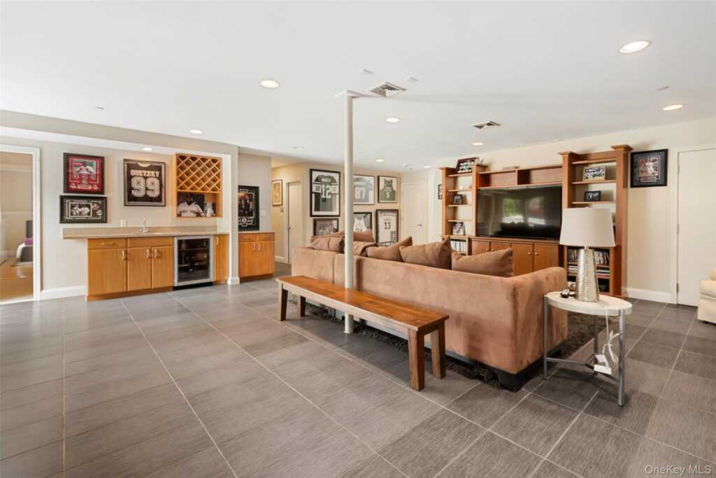 33 Hillandale Road, Rye, NY 10573 - Photo 22 of 31