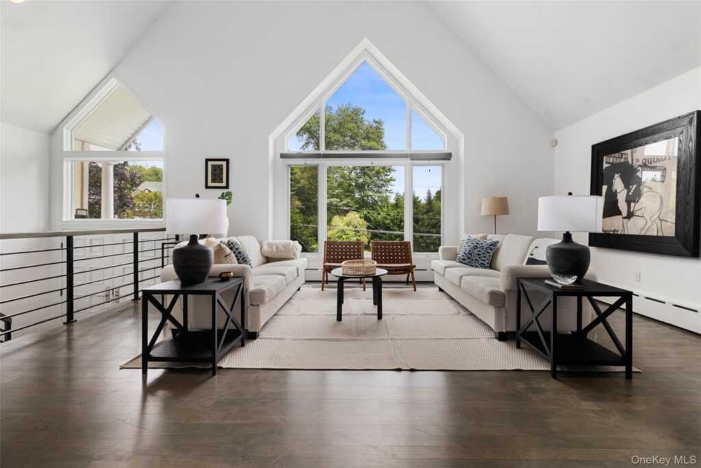 33 Hillandale Road, Rye, NY 10573 - Photo 4 of 31