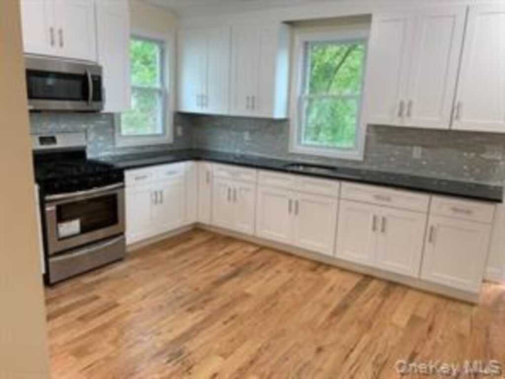 16 Park Avenue, White Plains, NY 10603 - Photo 11 of 23