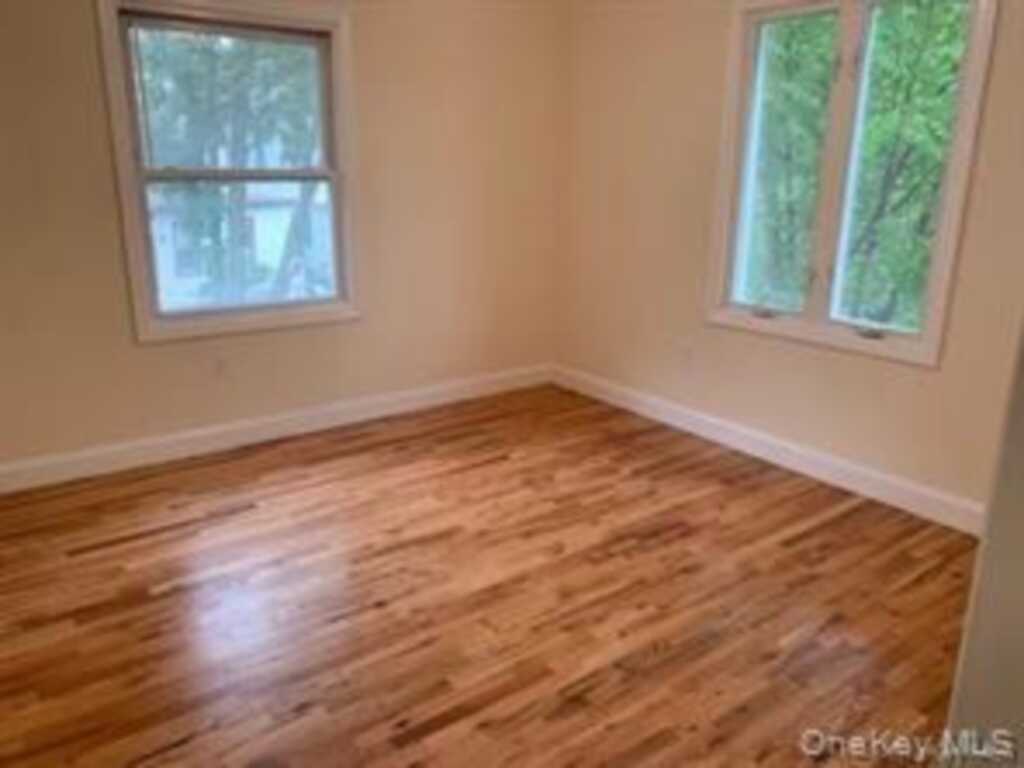 16 Park Avenue, White Plains, NY 10603 - Photo 4 of 23