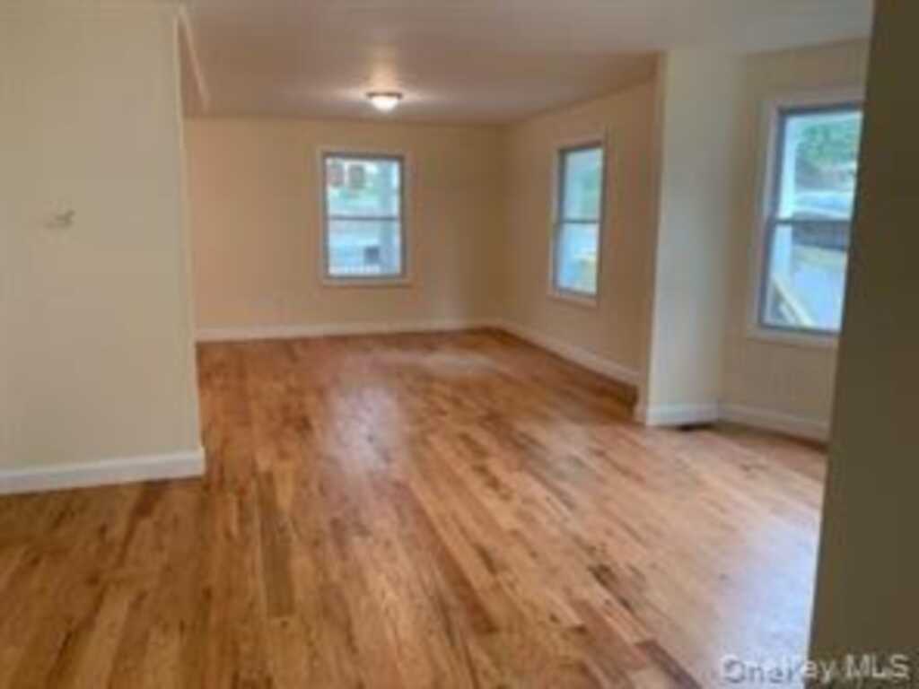 16 Park Avenue, White Plains, NY 10603 - Photo 5 of 23