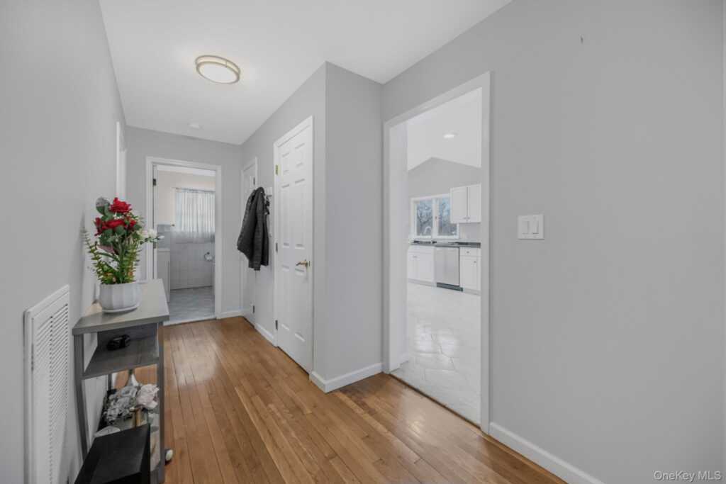 40 Roanoke Avenue, Rye, NY 10573 - Photo 11 of 29