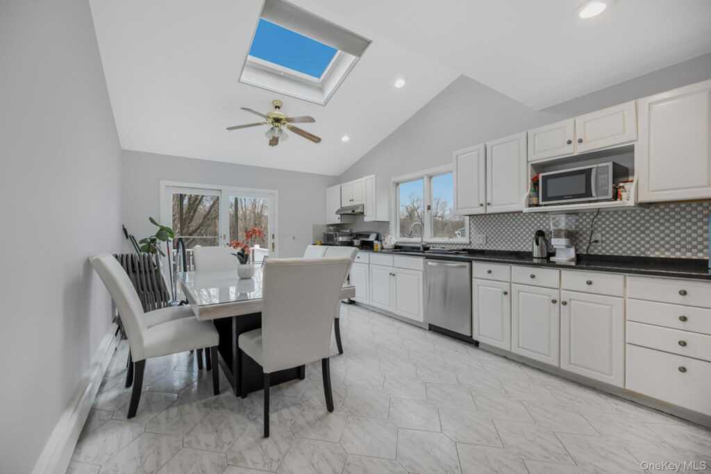 40 Roanoke Avenue, Rye, NY 10573 - Photo 15 of 29