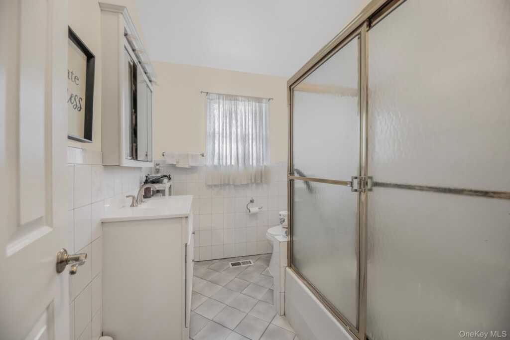 40 Roanoke Avenue, Rye, NY 10573 - Photo 19 of 29