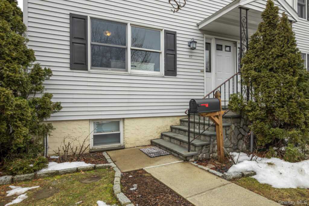 40 Roanoke Avenue, Rye, NY 10573 - Photo 2 of 29