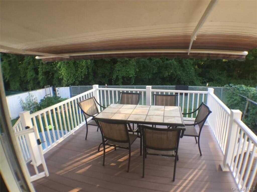 40 Roanoke Avenue, Rye, NY 10573 - Photo 6 of 29