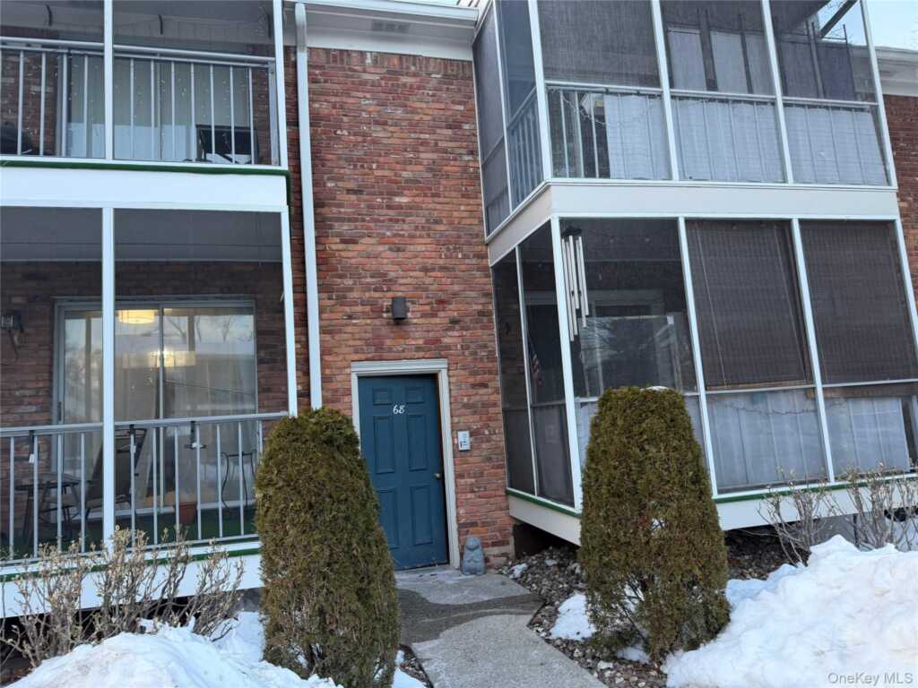 68 Bon Aire Circle, Unit #P 10, Suffern, NY 10901 - Photo 2 of 10