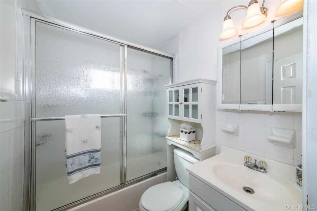 24 5th Avenue, New Rochelle, NY 10801 - Photo 10 of 29