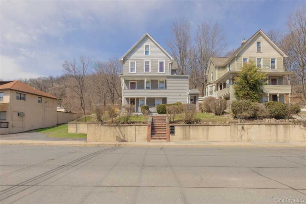 44 Wayne Avenue, Suffern, NY 10901