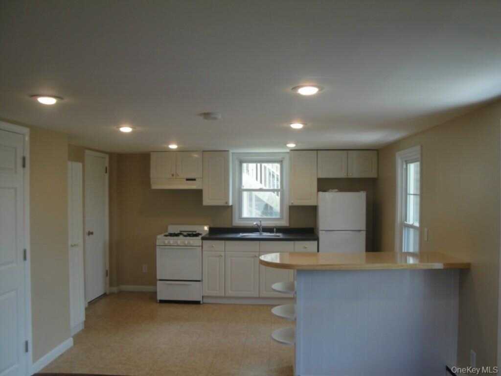 44 Wayne Avenue, Suffern, NY 10901 - Photo 11 of 35