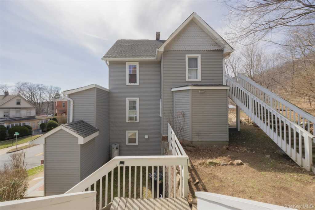 44 Wayne Avenue, Suffern, NY 10901 - Photo 2 of 35