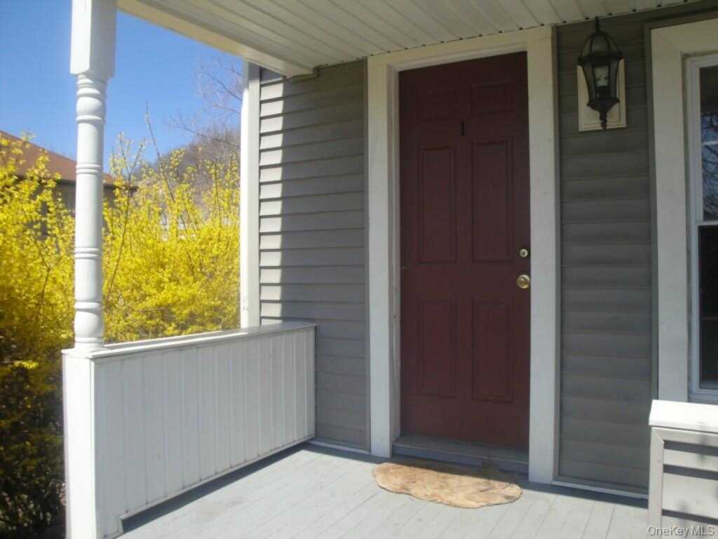 44 Wayne Avenue, Suffern, NY 10901 - Photo 3 of 35