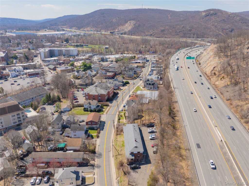 44 Wayne Avenue, Suffern, NY 10901 - Photo 33 of 35