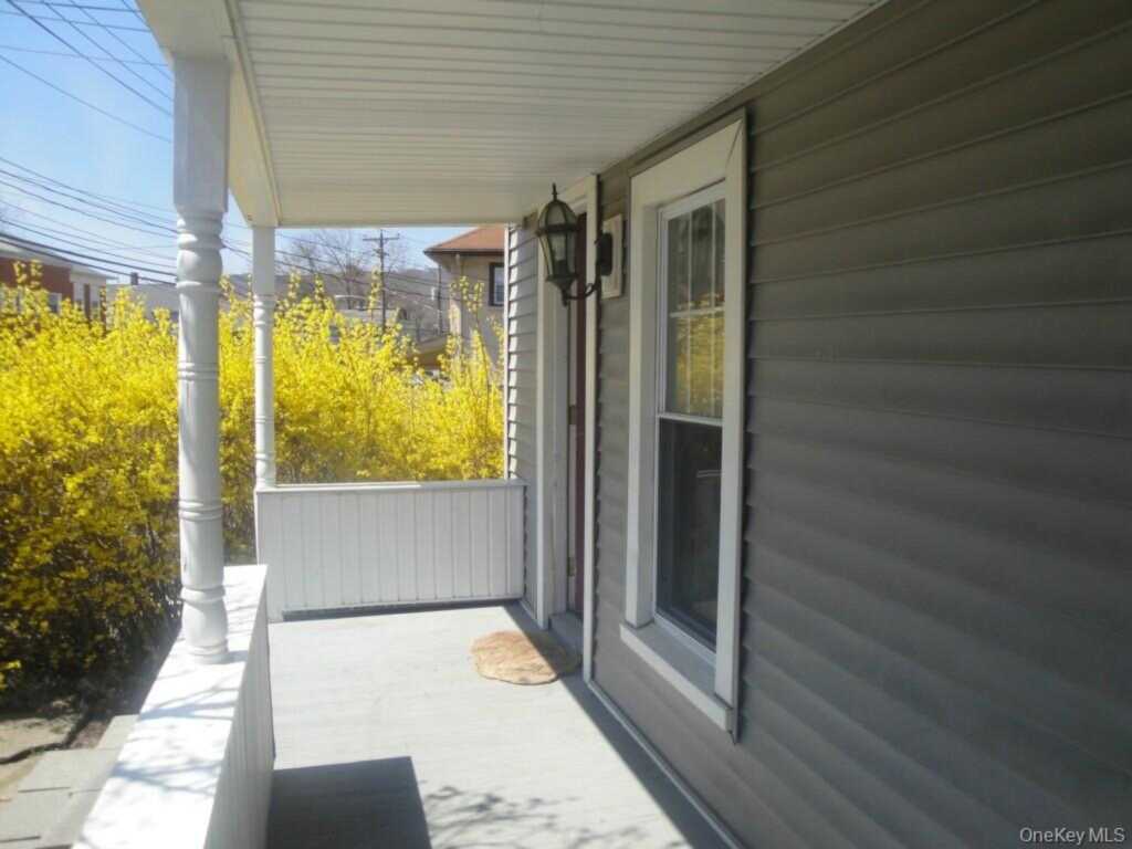 44 Wayne Avenue, Suffern, NY 10901 - Photo 7 of 35