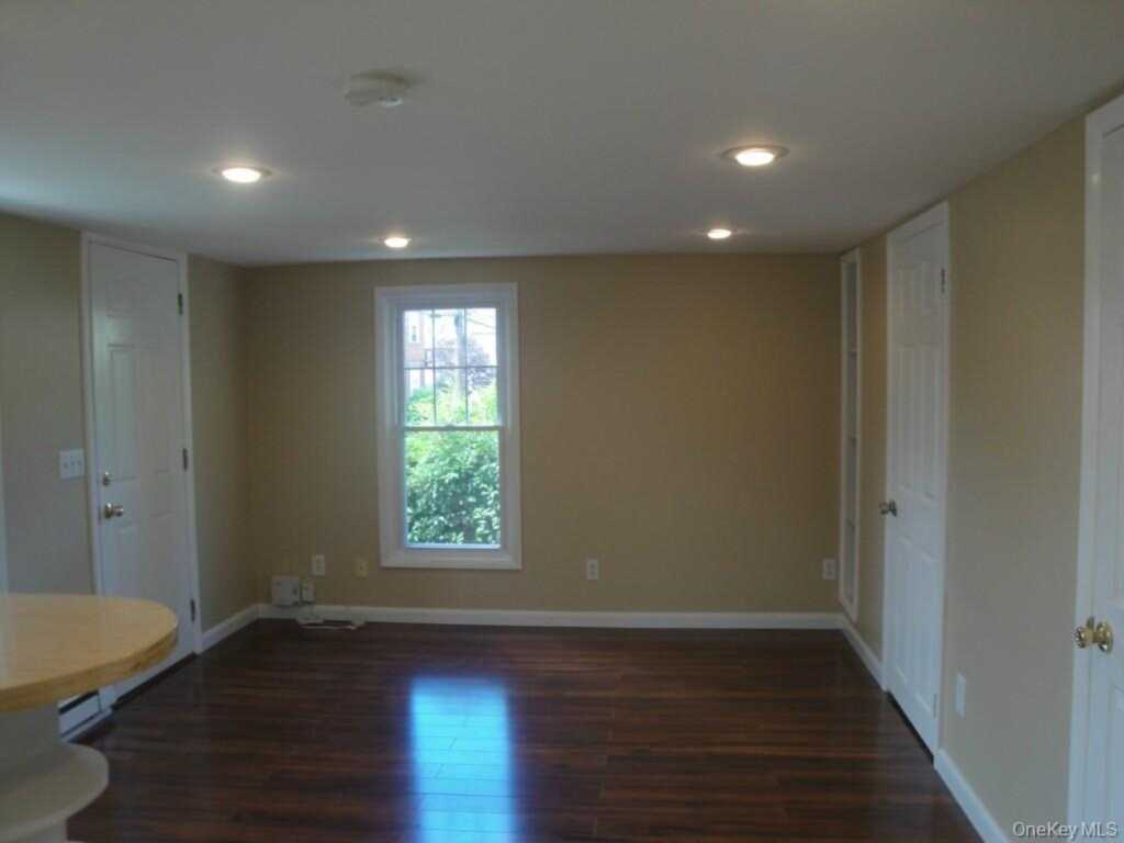 44 Wayne Avenue, Suffern, NY 10901 - Photo 9 of 35