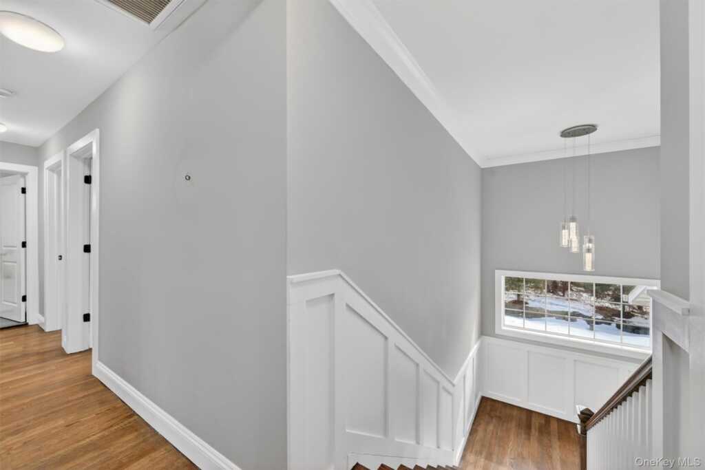 548 Mountainview Avenue, Valley Cottage, NY 10989 - Photo 21 of 44