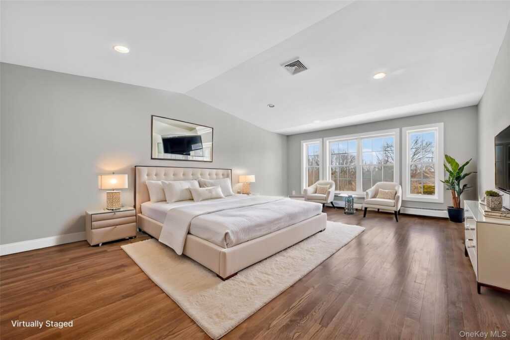 548 Mountainview Avenue, Valley Cottage, NY 10989 - Photo 22 of 44