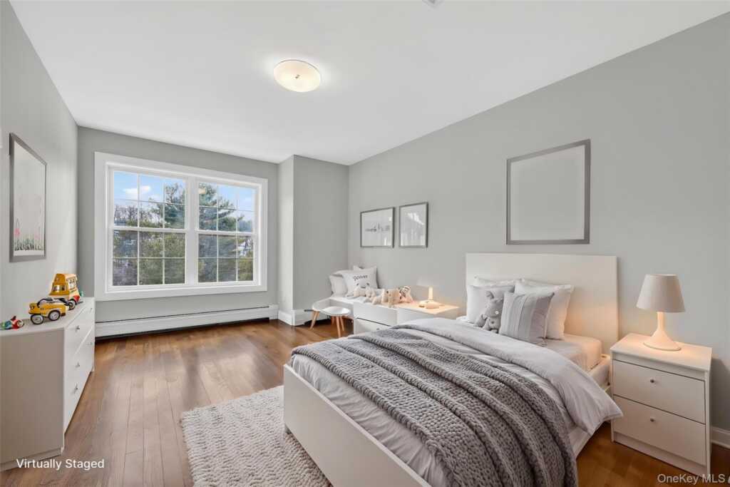 548 Mountainview Avenue, Valley Cottage, NY 10989 - Photo 29 of 44