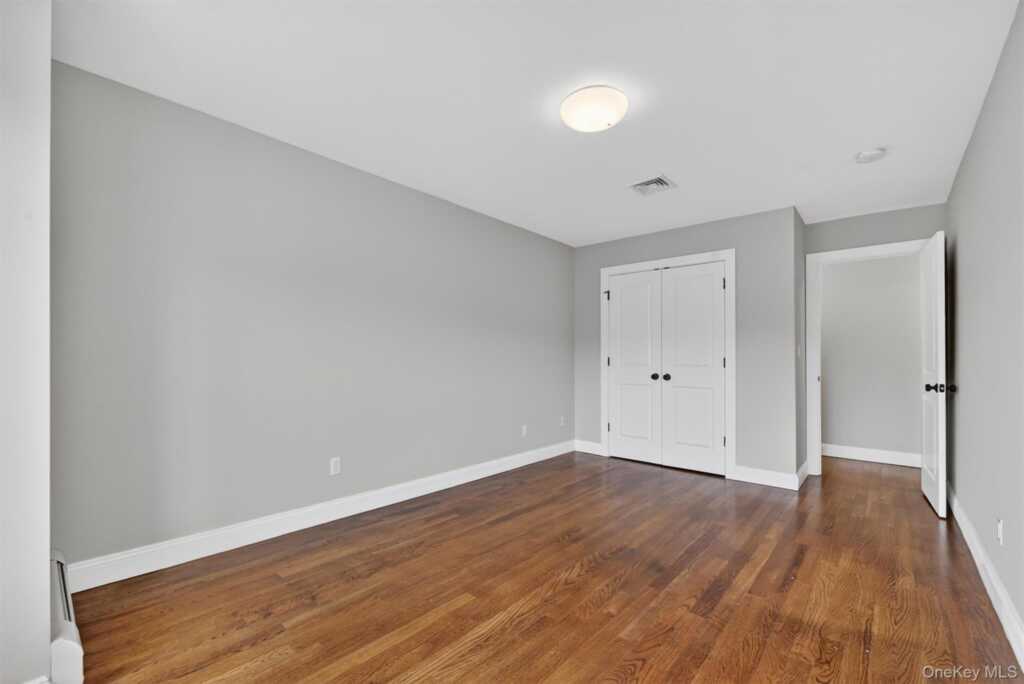 548 Mountainview Avenue, Valley Cottage, NY 10989 - Photo 30 of 44