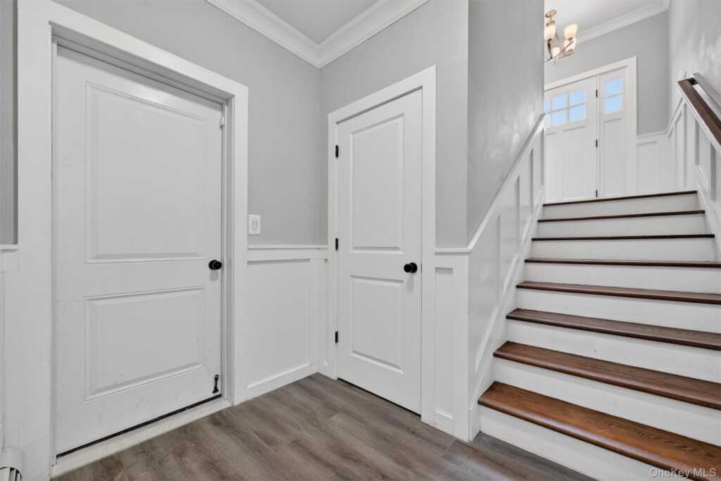 548 Mountainview Avenue, Valley Cottage, NY 10989 - Photo 35 of 44