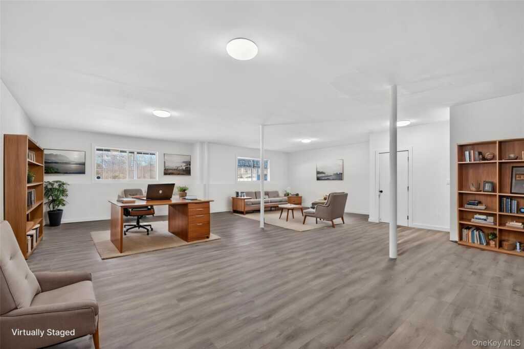 548 Mountainview Avenue, Valley Cottage, NY 10989 - Photo 36 of 44