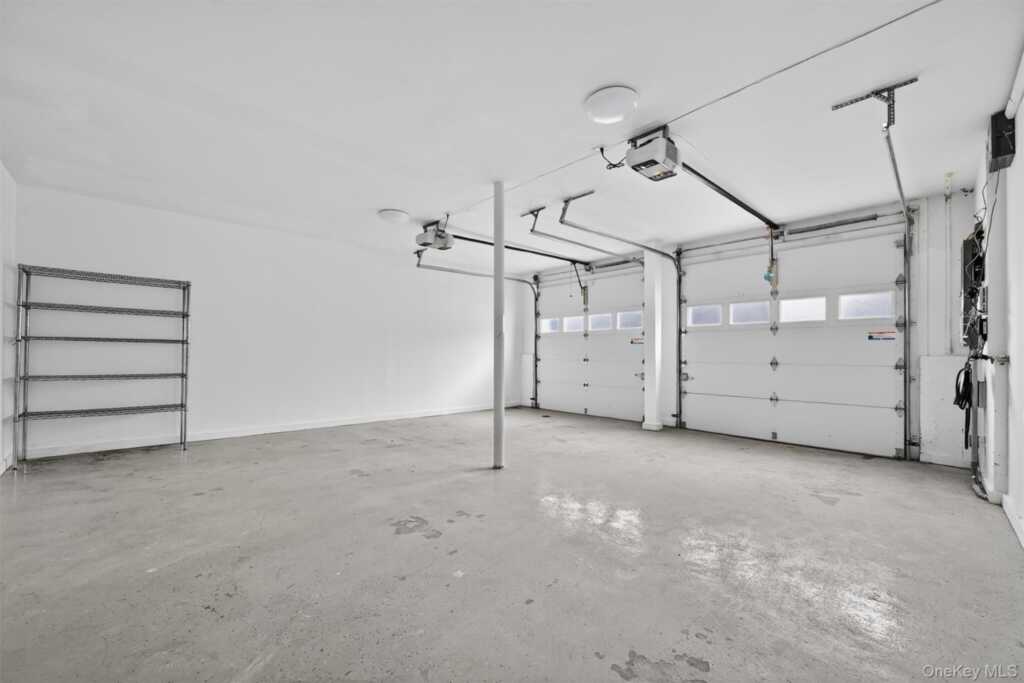 548 Mountainview Avenue, Valley Cottage, NY 10989 - Photo 39 of 44