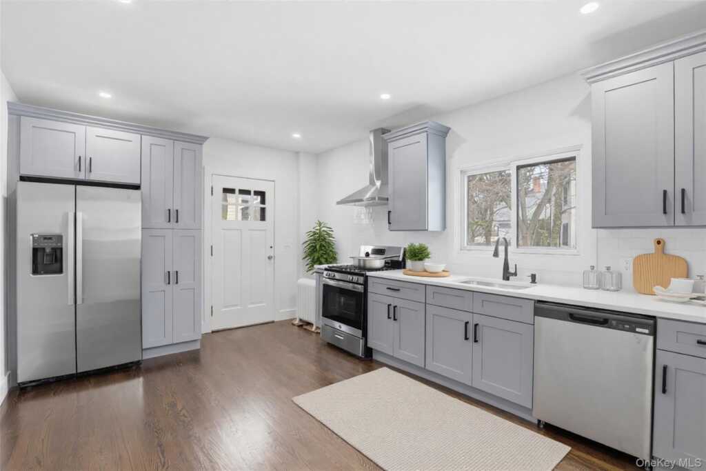 25 Midland Avenue, White Plains, NY 10606 - Photo 11 of 42