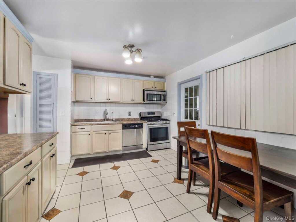 30 Govan Drive, Stony Point, NY 10980 - Photo 12 of 42