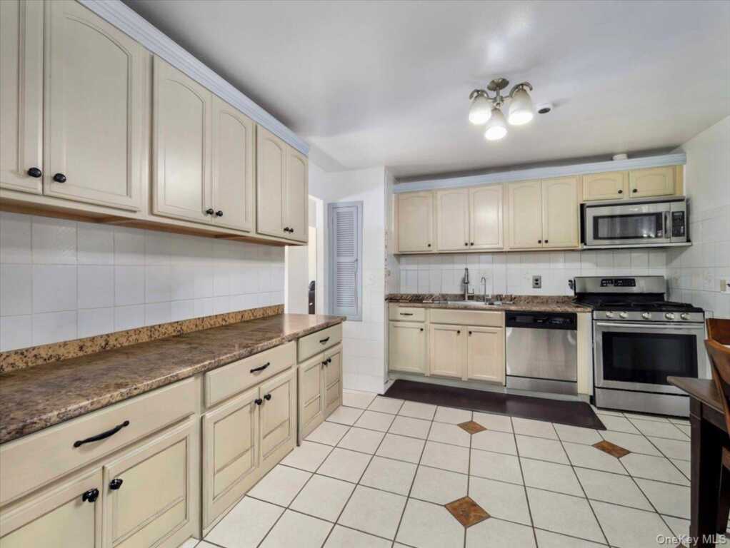 30 Govan Drive, Stony Point, NY 10980 - Photo 14 of 42