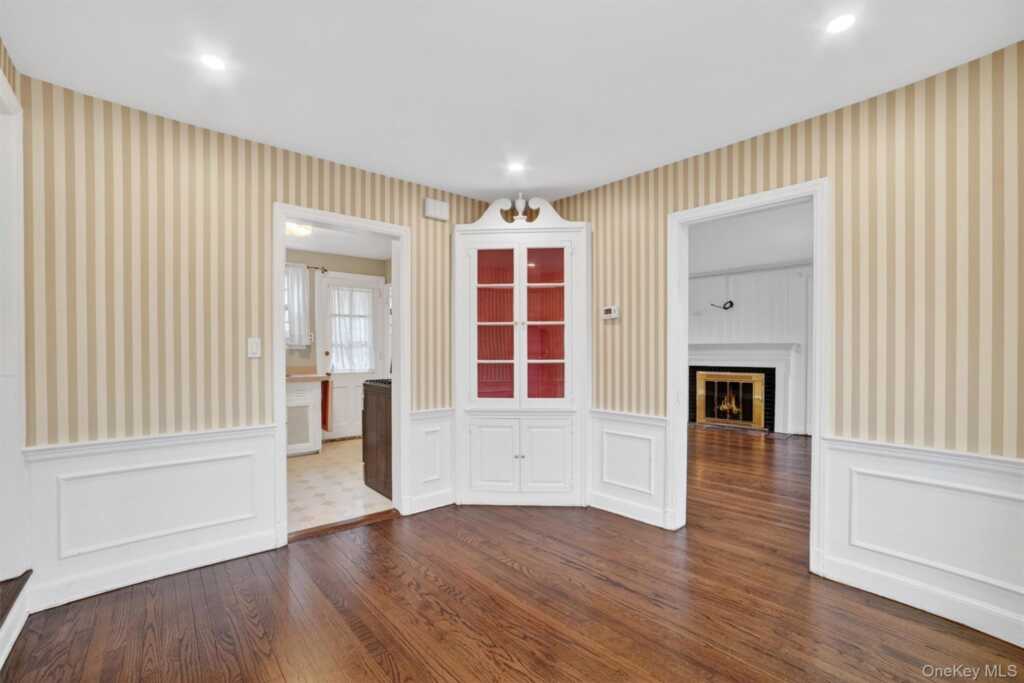 30 Argyle Road, Rye, NY 10573 - Photo 8 of 48