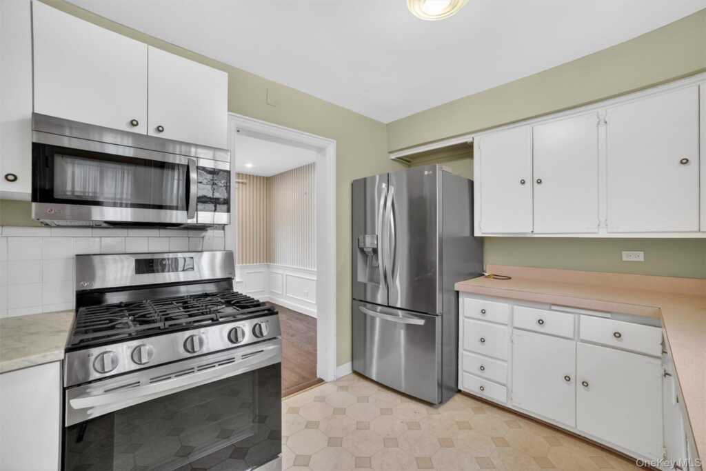 30 Argyle Road, Rye, NY 10573 - Photo 9 of 48