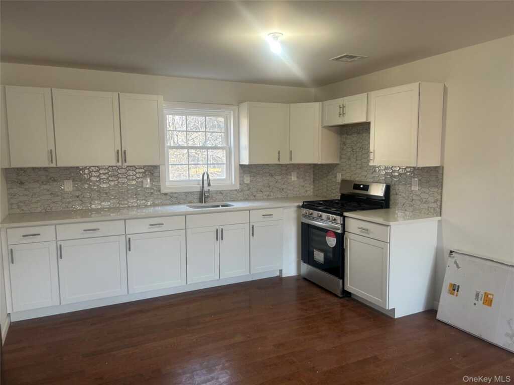 15 Waldron Avenue, Nyack, NY 10960 - Photo 35 of 36