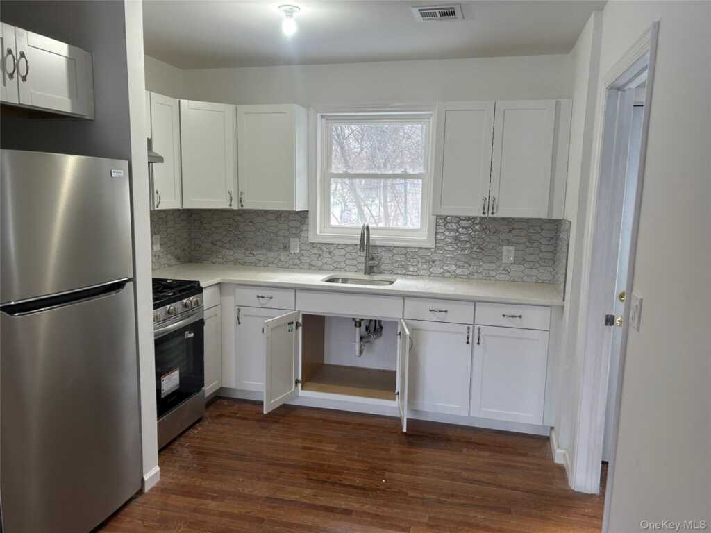 15 Waldron Avenue, Nyack, NY 10960 - Photo 9 of 36