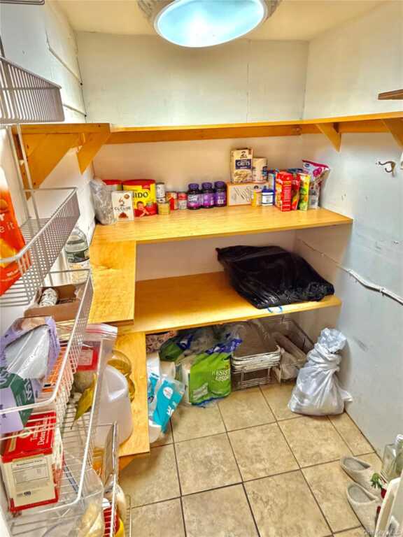 12 Irenhyl Avenue, Rye, NY 10573 - Photo 15 of 26