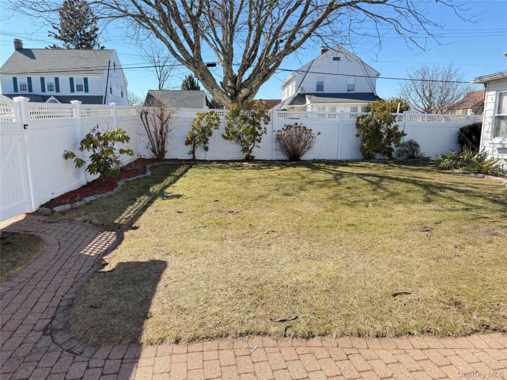 12 Irenhyl Avenue, Rye, NY 10573 - Photo 18 of 26