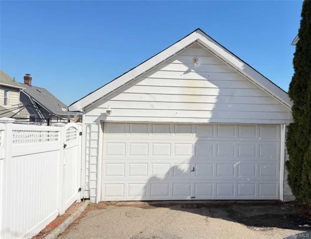 12 Irenhyl Avenue, Rye, NY 10573 - Photo 21 of 26