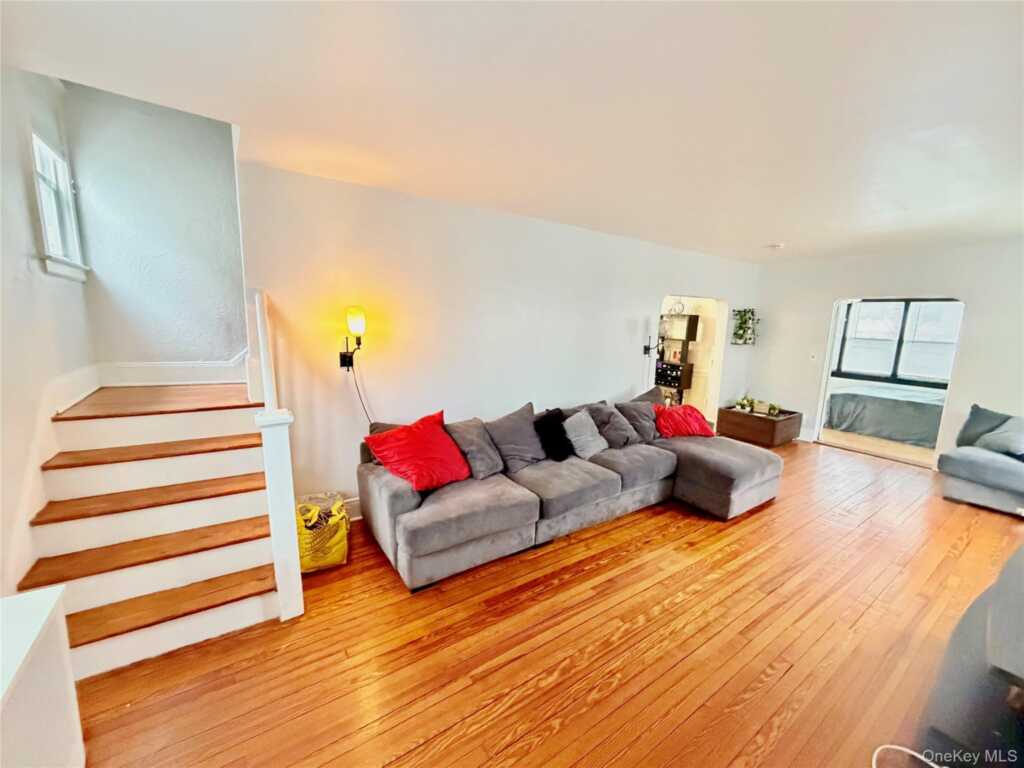 12 Irenhyl Avenue, Rye, NY 10573 - Photo 5 of 26