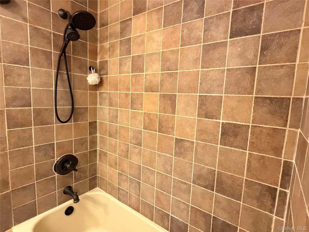 12 Irenhyl Avenue, Rye, NY 10573 - Photo 8 of 26