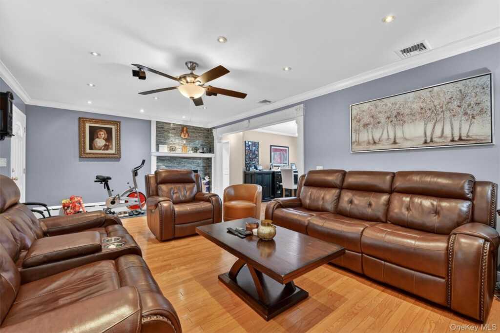 4 Kingsland Drive, New City, NY 10956 - Photo 10 of 44