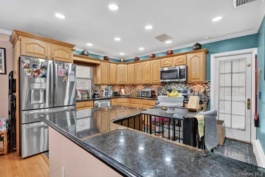 4 Kingsland Drive, New City, NY 10956 - Photo 13 of 44