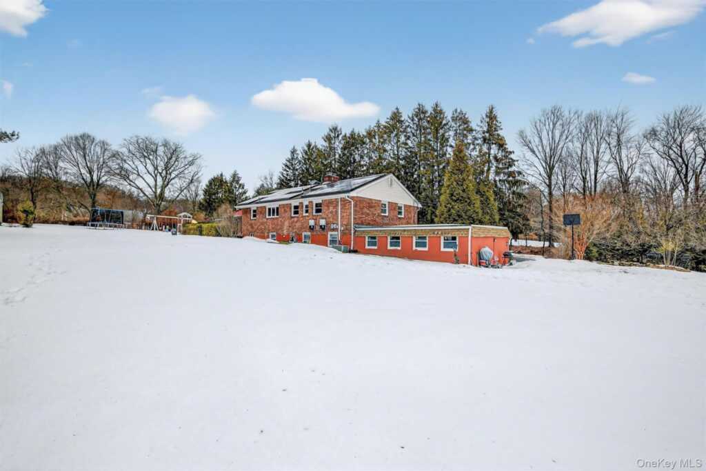 4 Kingsland Drive, New City, NY 10956 - Photo 2 of 44