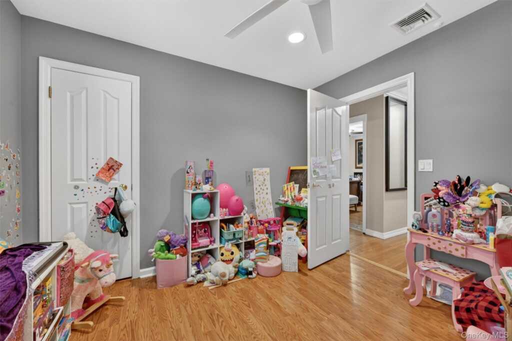 4 Kingsland Drive, New City, NY 10956 - Photo 24 of 44