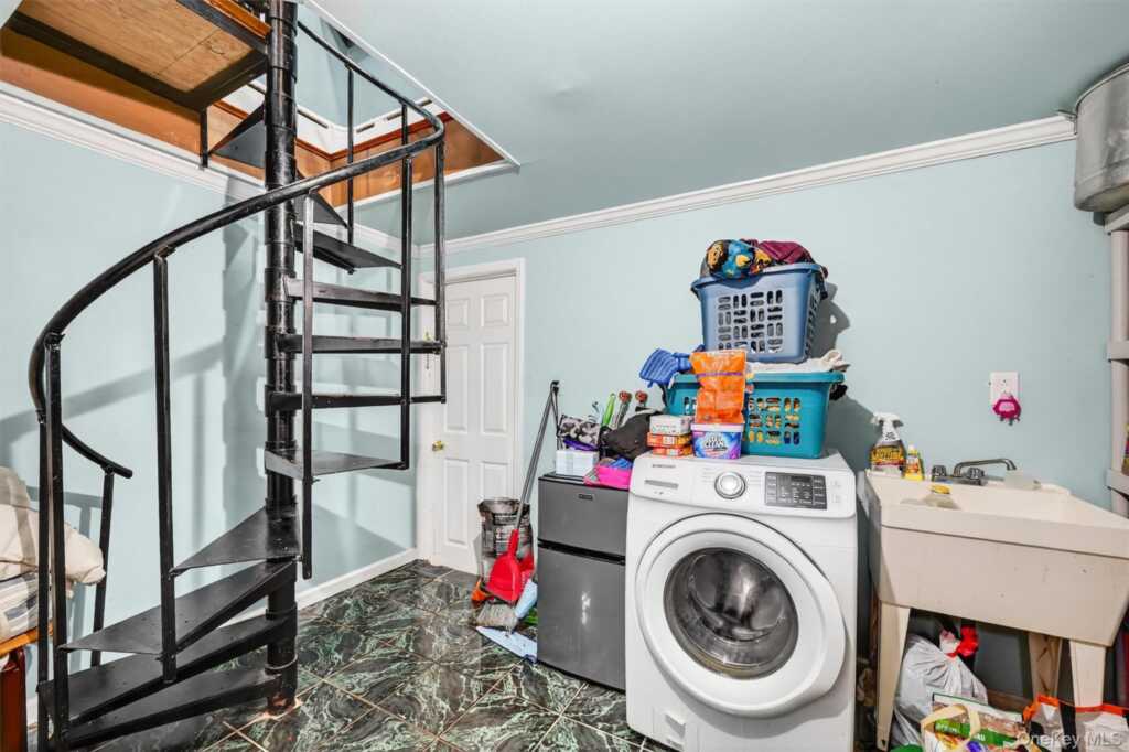 4 Kingsland Drive, New City, NY 10956 - Photo 25 of 44