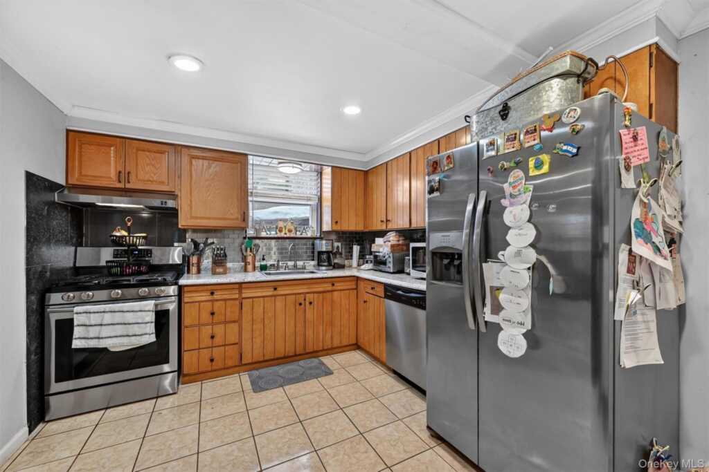 4 Kingsland Drive, New City, NY 10956 - Photo 26 of 44